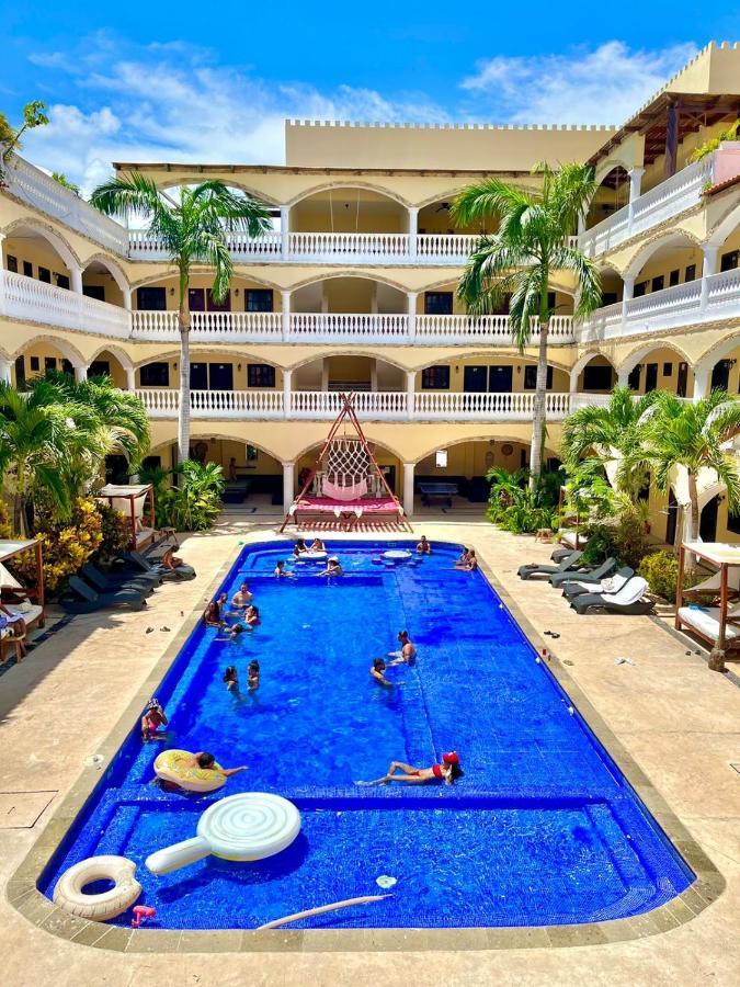 We Playa Hotel Playa del Carmen Luaran gambar